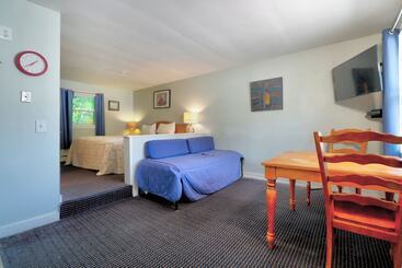 The Villager Motel