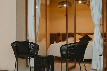 Equ Hotel De Tierra