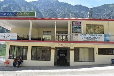 هتل Cedar Inn