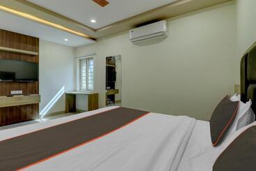 هتل Flagship Aruna Executive Inn