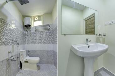 هتل Flagship Aruna Executive Inn