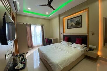 هتل Grace Inn Guest House, Near Airport And Ion Digital