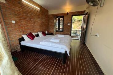 هتل Little Pilgrim Family Lodge