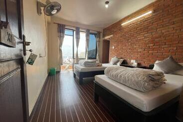 هتل Little Pilgrim Family Lodge