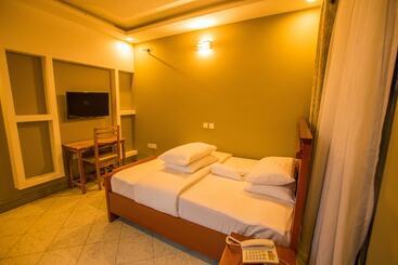 Medan Hotel & Apartments