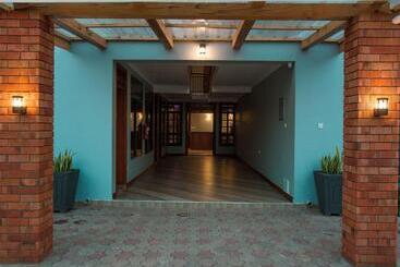 Medan Hotel & Apartments