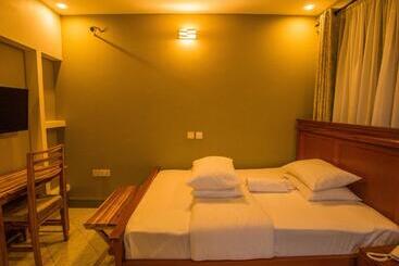 Medan Hotel & Apartments