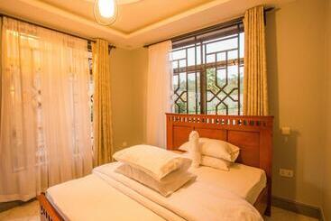 Medan Hotel & Apartments