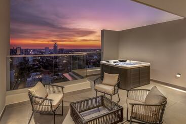 هتل único   Stay & Residences By Ava