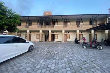 هتل Oyo Life 93284 Kos Cendana Raya