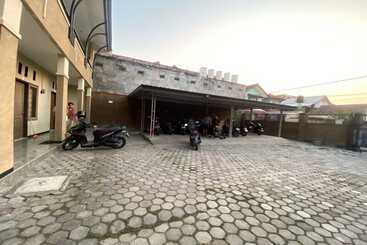 هتل Oyo Life 93284 Kos Cendana Raya