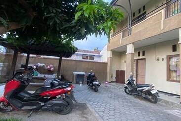 هتل Oyo Life 93284 Kos Cendana Raya