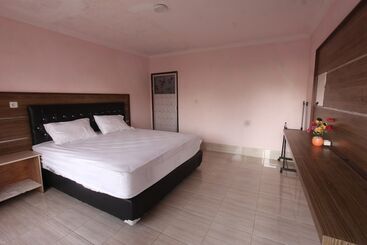 هتل Oyo Life 93284 Kos Cendana Raya