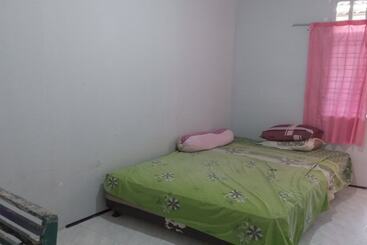 هتل Oyo Life 93284 Kos Cendana Raya