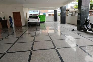 هتل The Karthikeya Inn, Tirupati