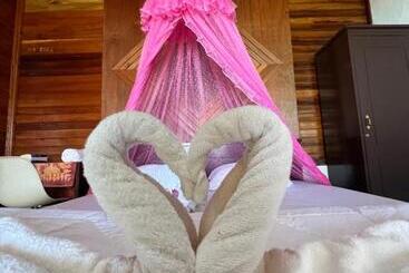 پانسیون Dolphin Homestay