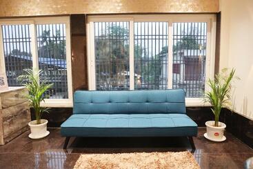 پانسیون Kesar Nivas Luxury Guest House