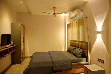 پانسیون Kesar Nivas Luxury Guest House
