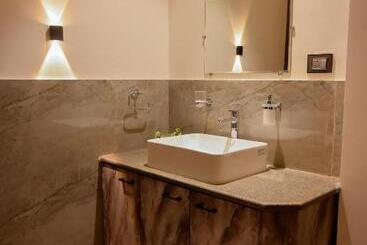 پانسیون Kesar Nivas Luxury Guest House