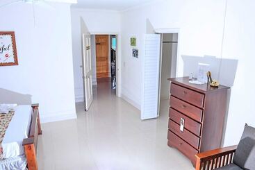 پانسیون Red Knot Manor