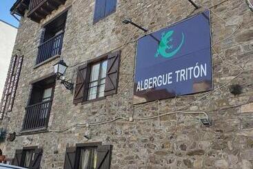 Albergue Villanúa Tritón   4 Hab   Máx 14 Personas