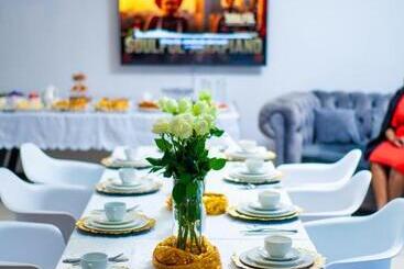 تختخواب و صبحانه Green Lagoon Guest House Tawana