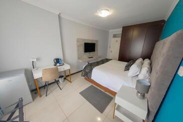تختخواب و صبحانه Green Lagoon Guest House Tawana
