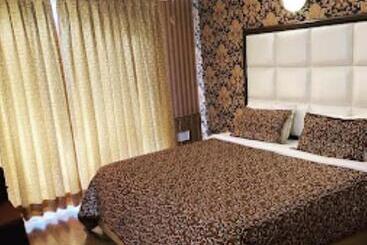 Forest Hill Resorts Laripora