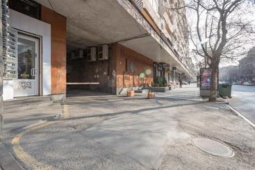 هتل Armena Hostel
