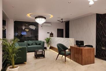 هتل Emerald Suites