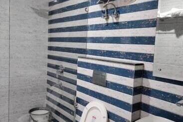 هتل Emerald Suites