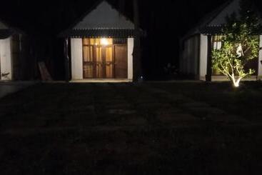 هتل Eagle Safari Cottage