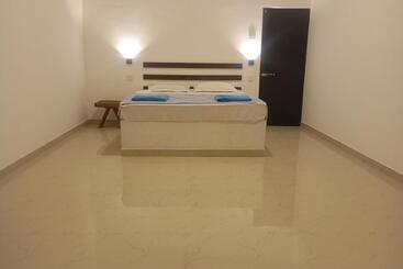 هتل Eagle Safari Cottage
