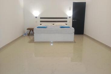 هتل Eagle Safari Cottage