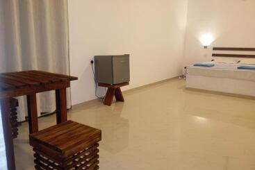 هتل Eagle Safari Cottage
