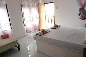 هتل Eagle Safari Cottage