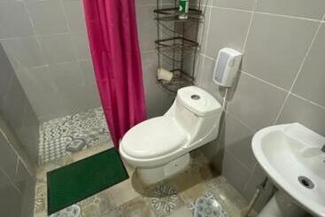 هتل Hostal Café El Cedro