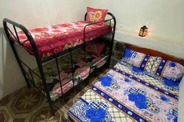 هتل Hostal Café El Cedro