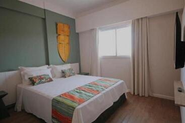 هتل Hot Beach Suites