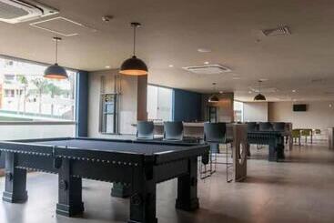 هتل Hot Beach Suites