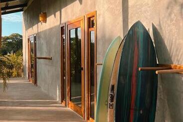 هتل Tukasa   Surfhouse