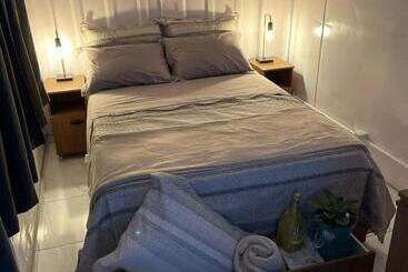 ペンション Container Guest House
