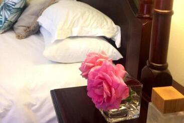 پانسیون Tom S Place Guest House
