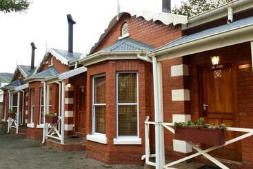 پانسیون Tom S Place Guest House