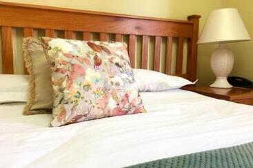 پانسیون Tom S Place Guest House