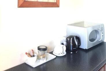 پانسیون Tom S Place Guest House