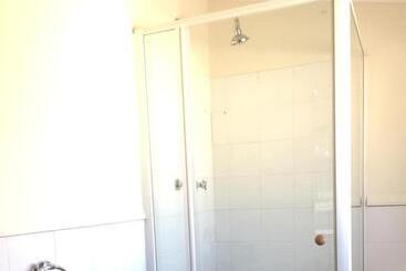 پانسیون Tom S Place Guest House