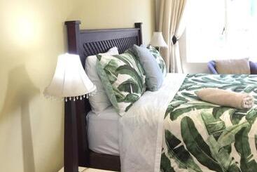 پانسیون Tom S Place Guest House