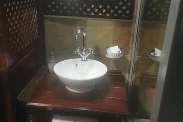 پانسیون Tom S Place Guest House