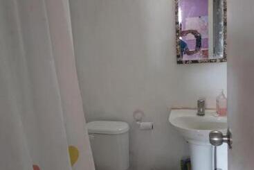 پانسیون Pieza Individual Con Baño Privado En Sector Puertas Del Mar